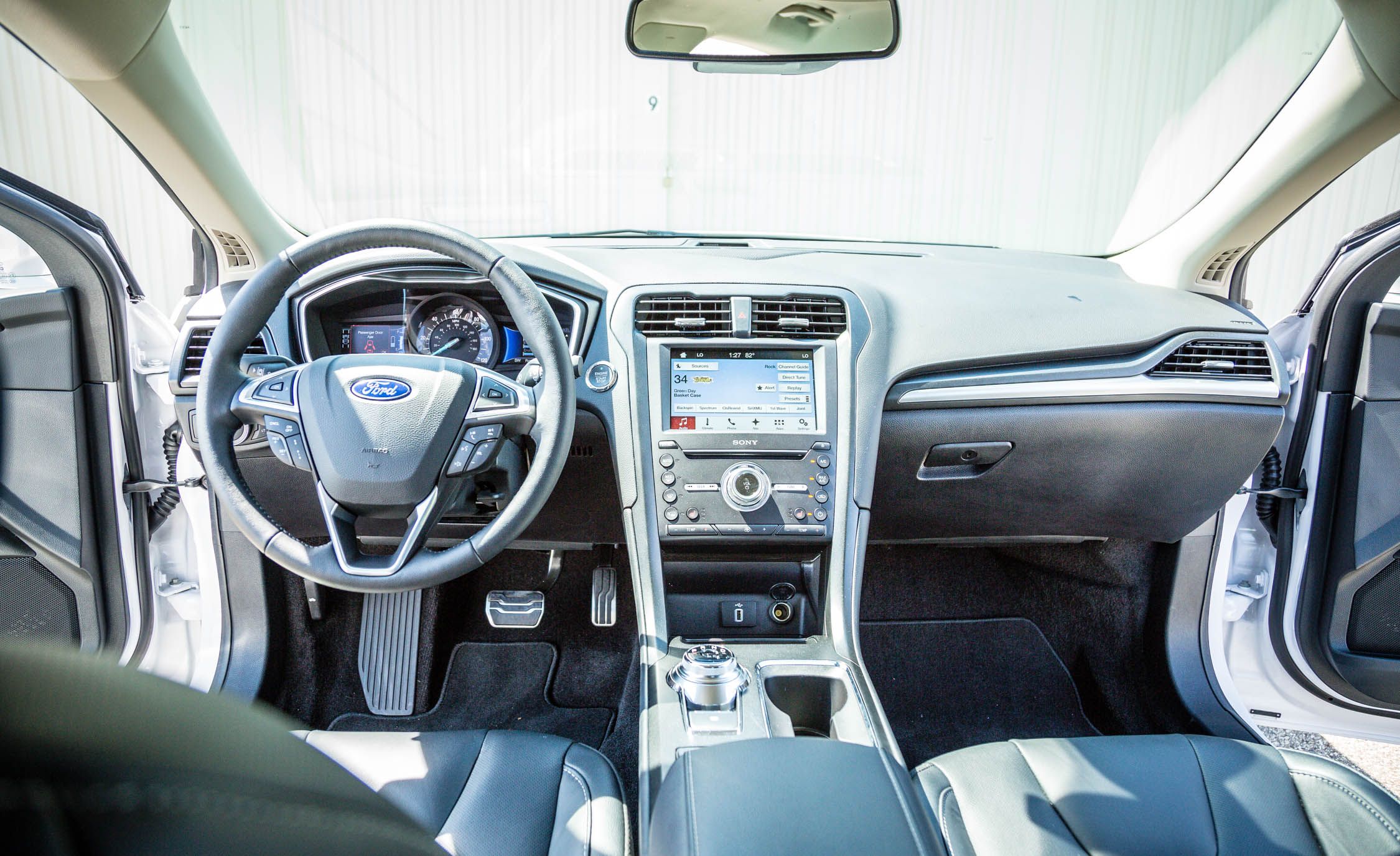 2017 Ford Fusion Energi Titanium Interior Dashboard (View 8 of 19)