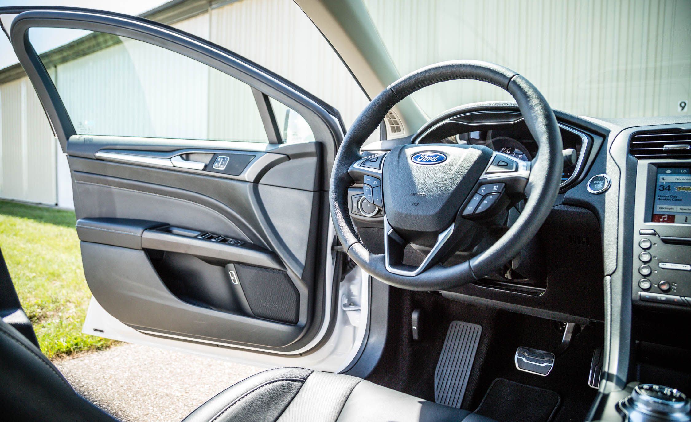 2017 Ford Fusion Energi Titanium Interior View Steering Wheel (View 4 of 19)