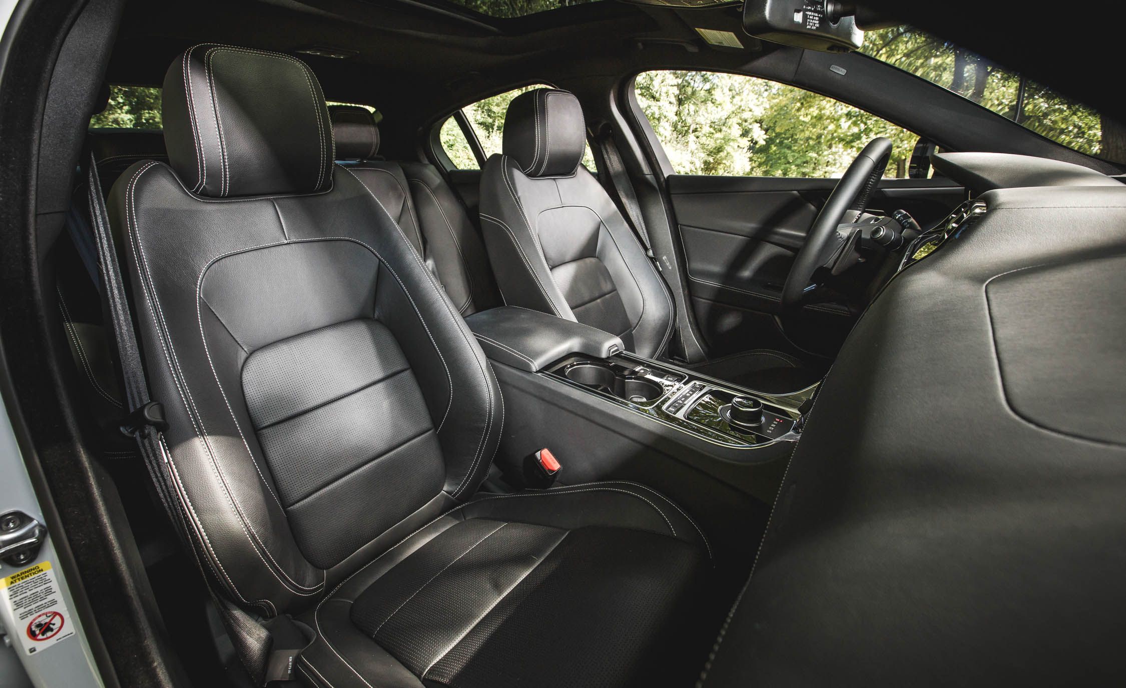 2017 Jaguar Xe Interior Seats Front (View 20 of 32)