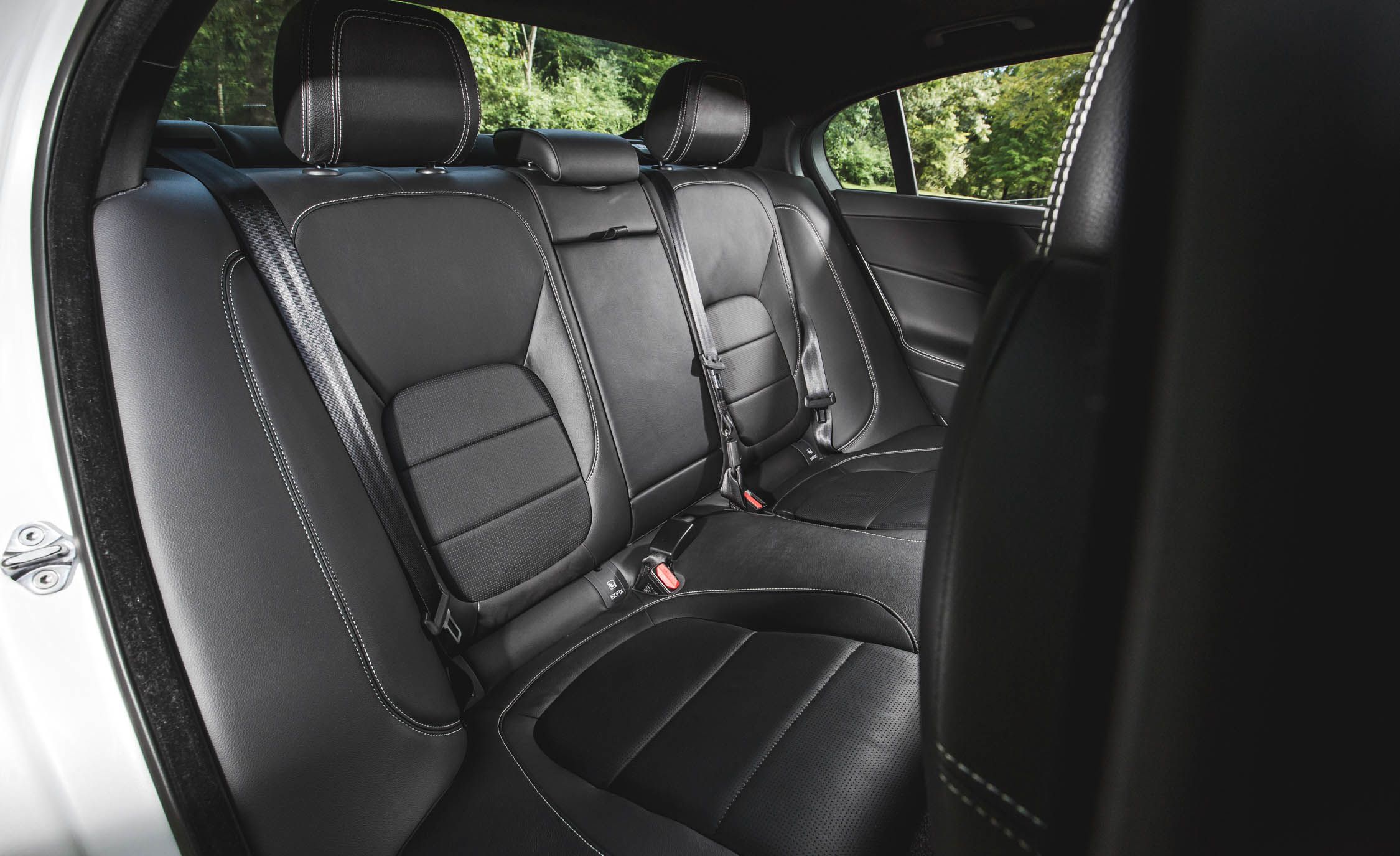 2017 Jaguar Xe Interior Seats Rear (View 18 of 32)