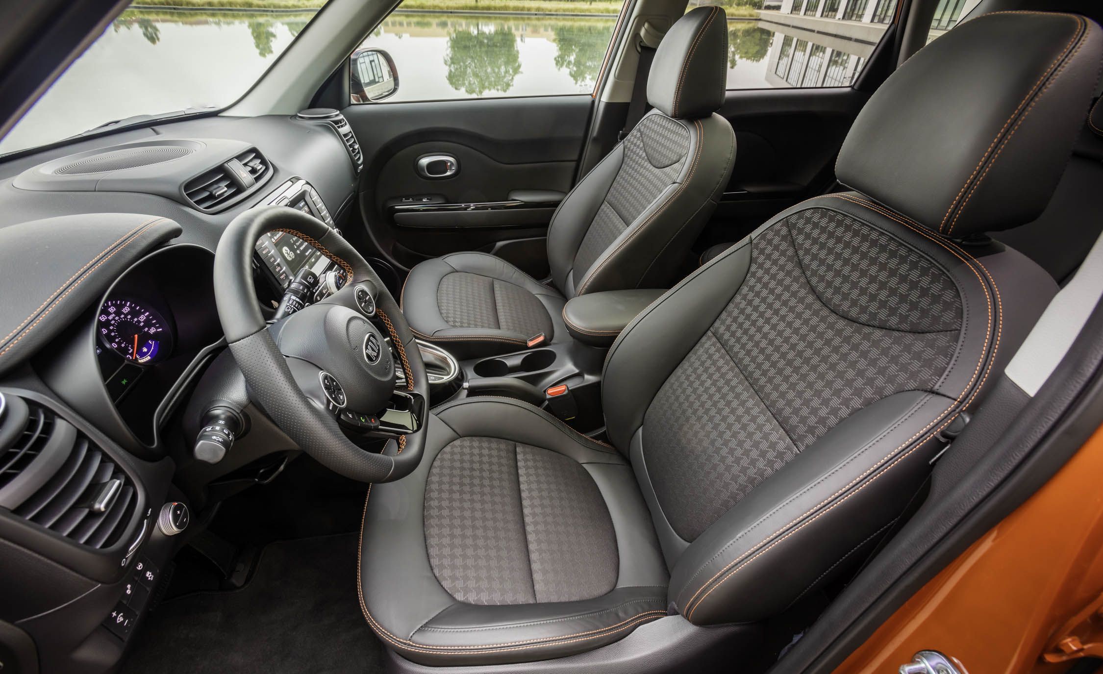 2017 Kia Soul Turbo Interior Seats Front (View 11 of 15)