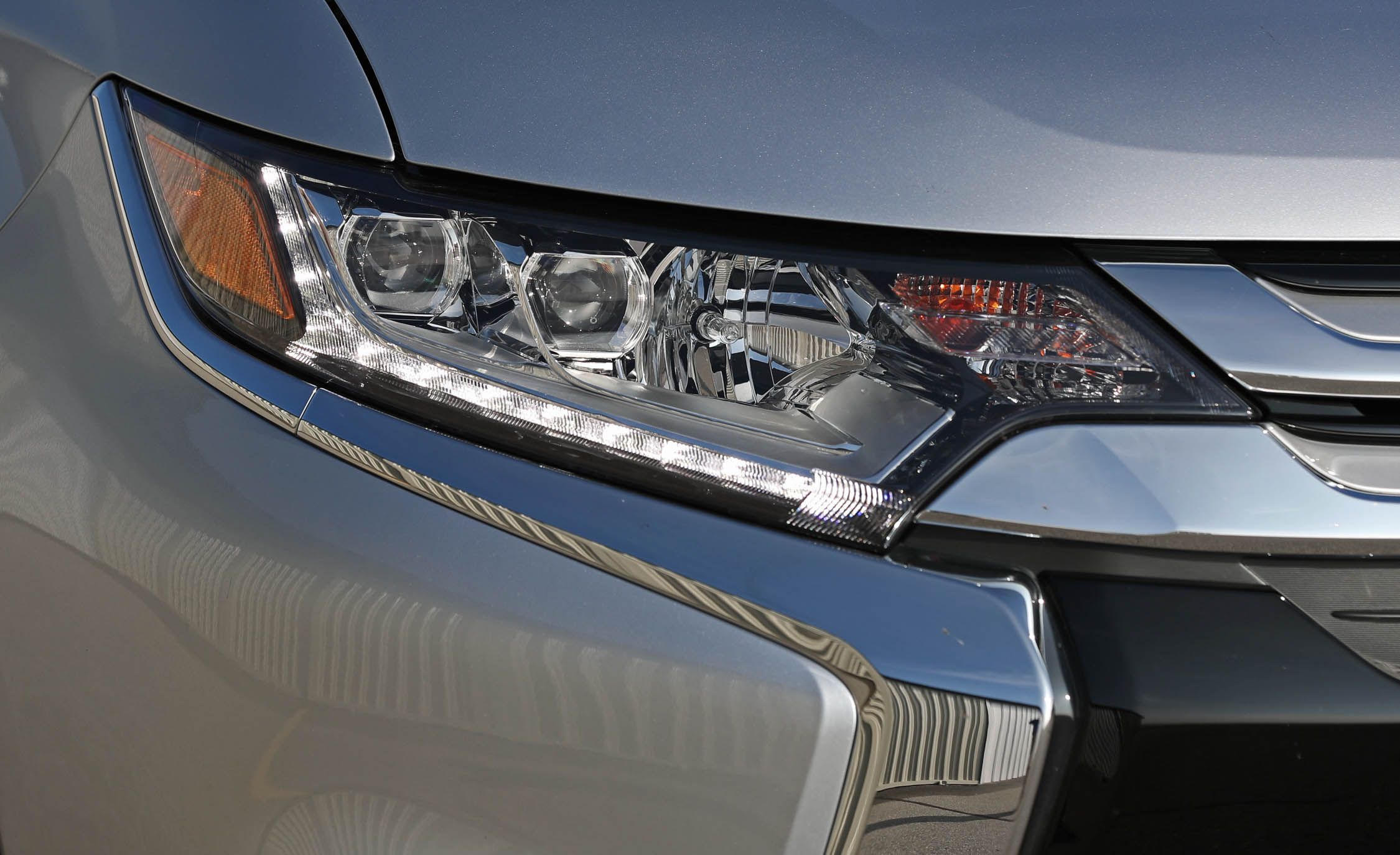 2017 Mitsubishi Outlander Gt Exterior View Headlight (View 30 of 34)