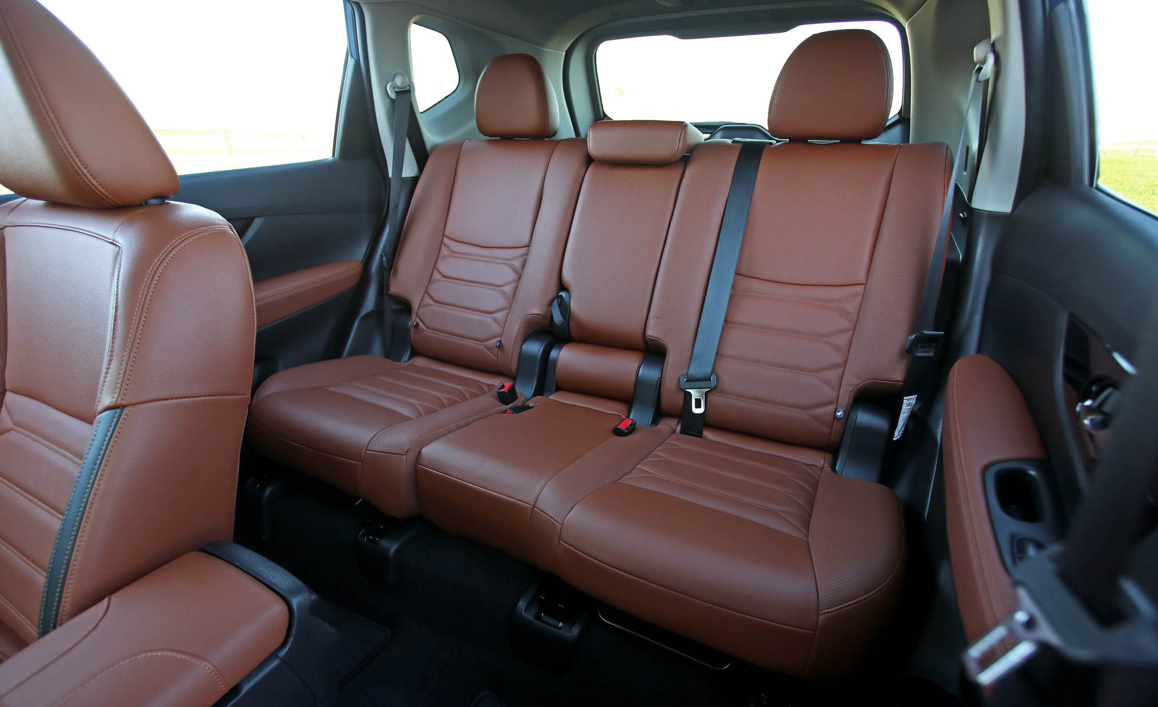 2017 Nissan Rogue Interior Seats Rear (View 28 of 37)