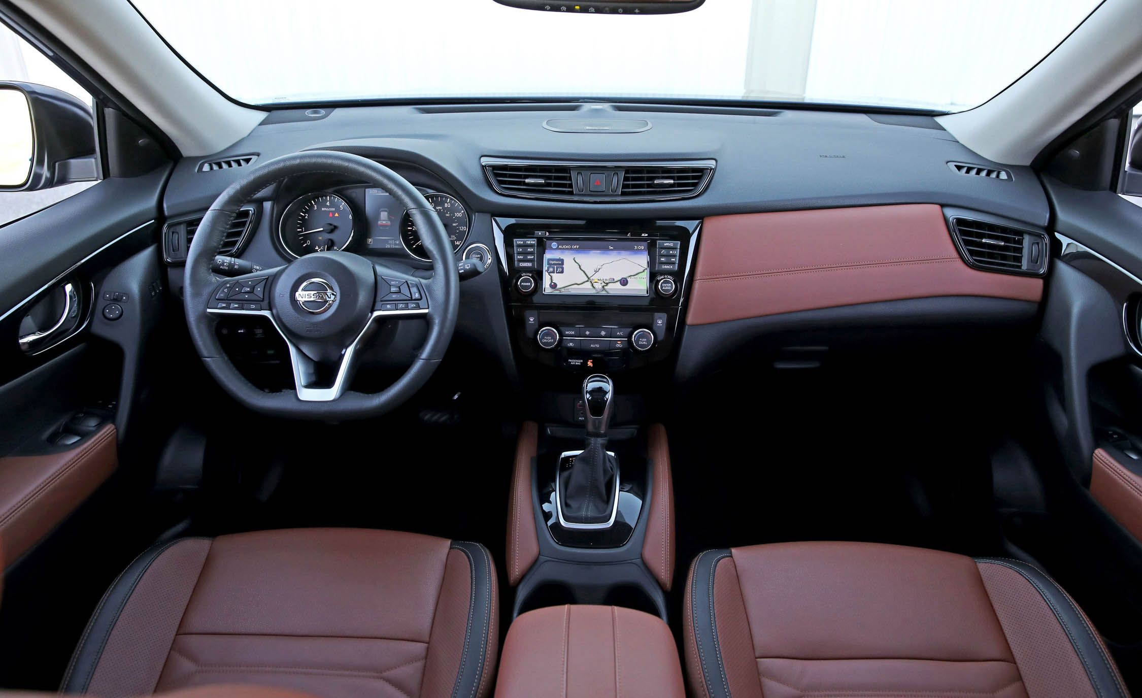 2017 Nissan Rogue Interior (View 19 of 37)