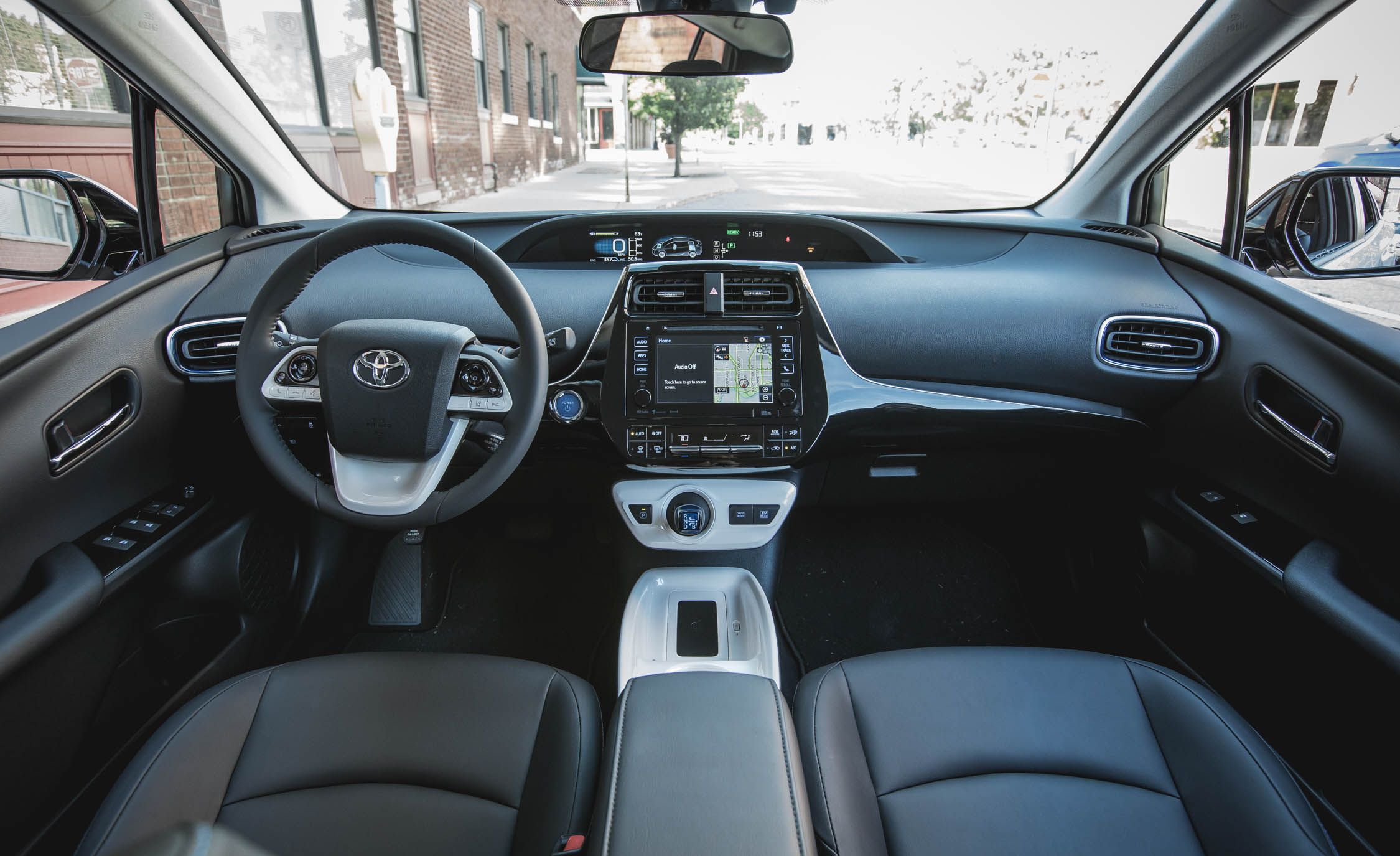 2017 Toyota Prius Interior (View 13 of 64)