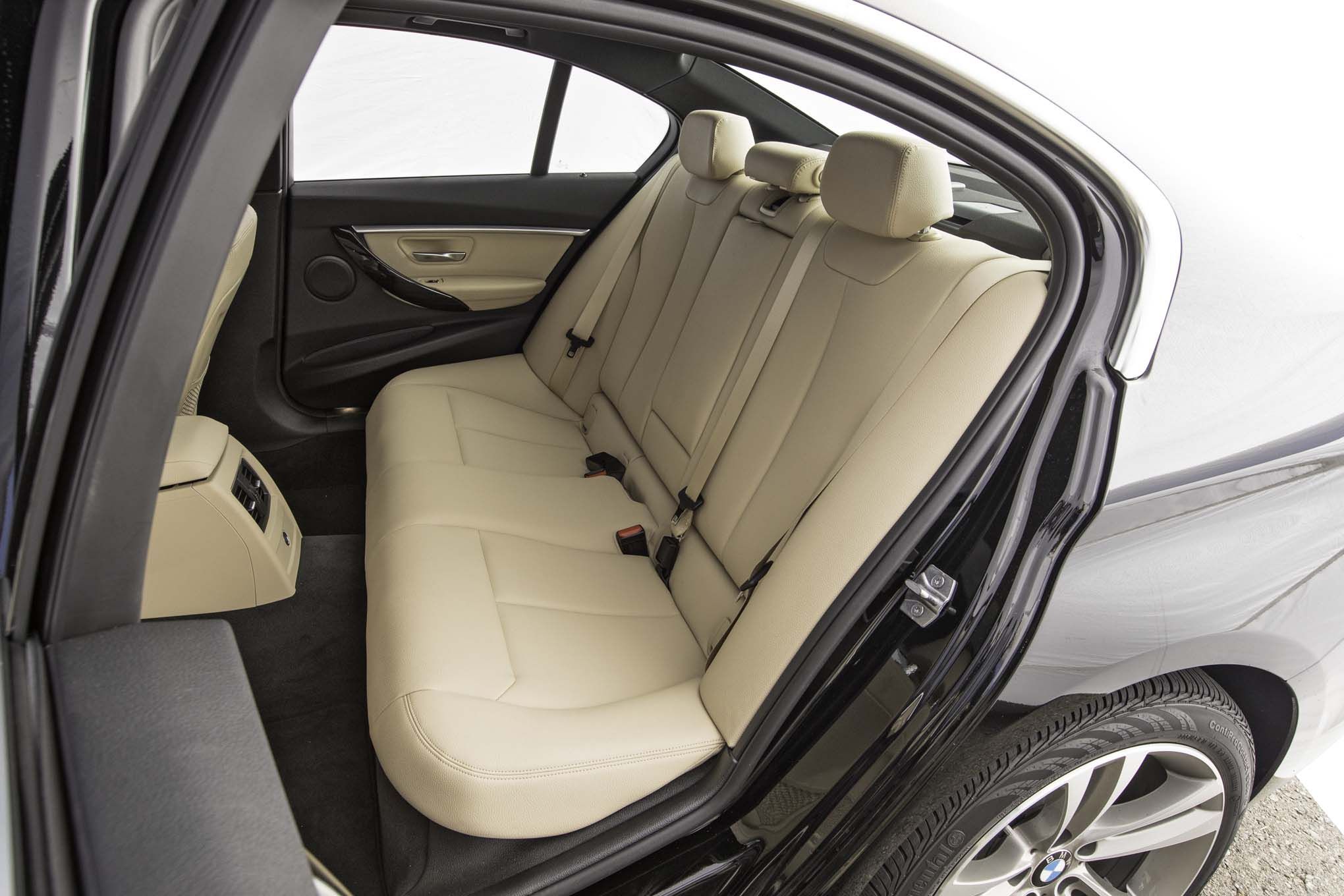 2017 BMW 330i Sedan Interior Seats Rear (View 56 of 59)