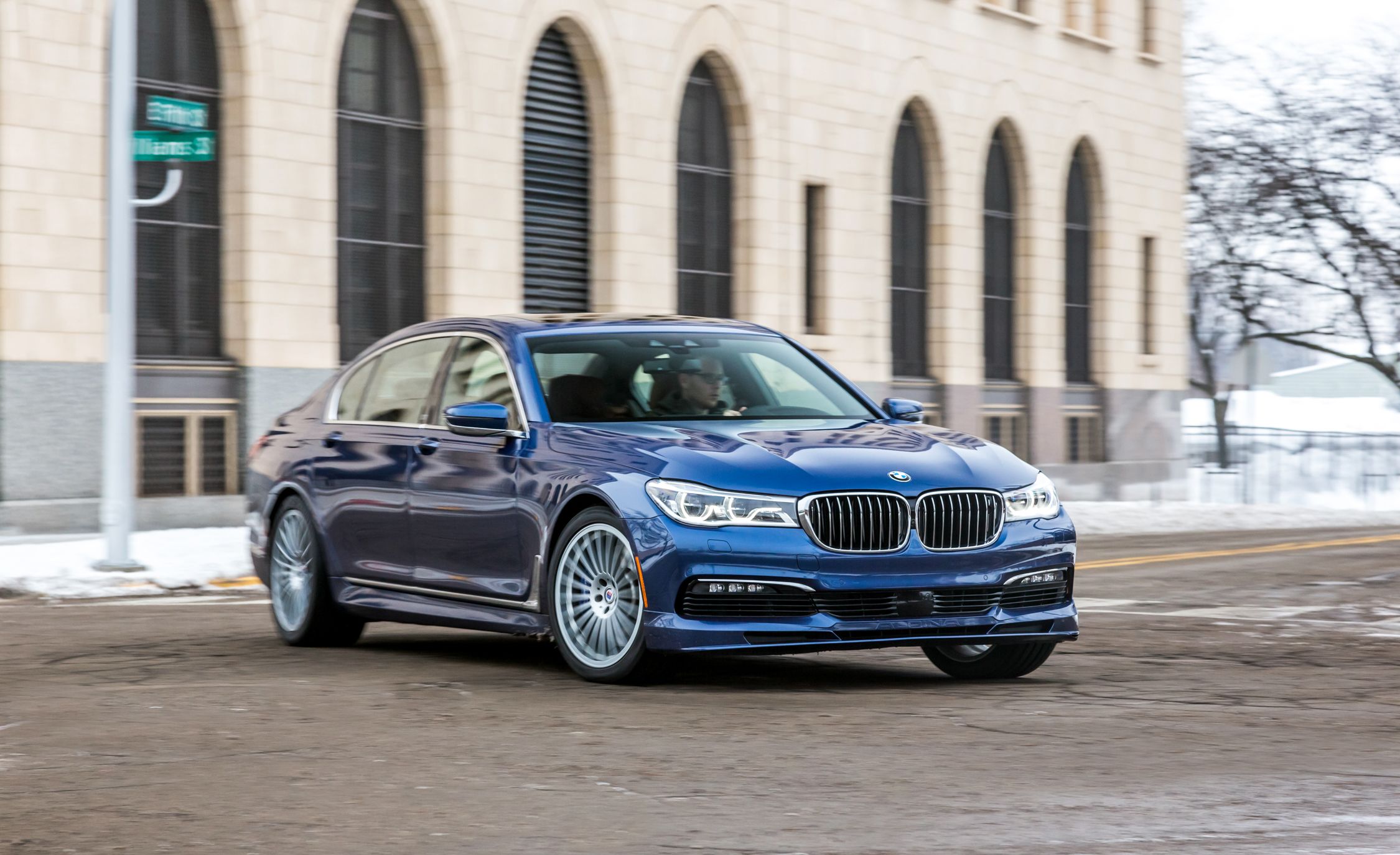 Featured Photo of 2017 BMW Alpina B7 xDrive