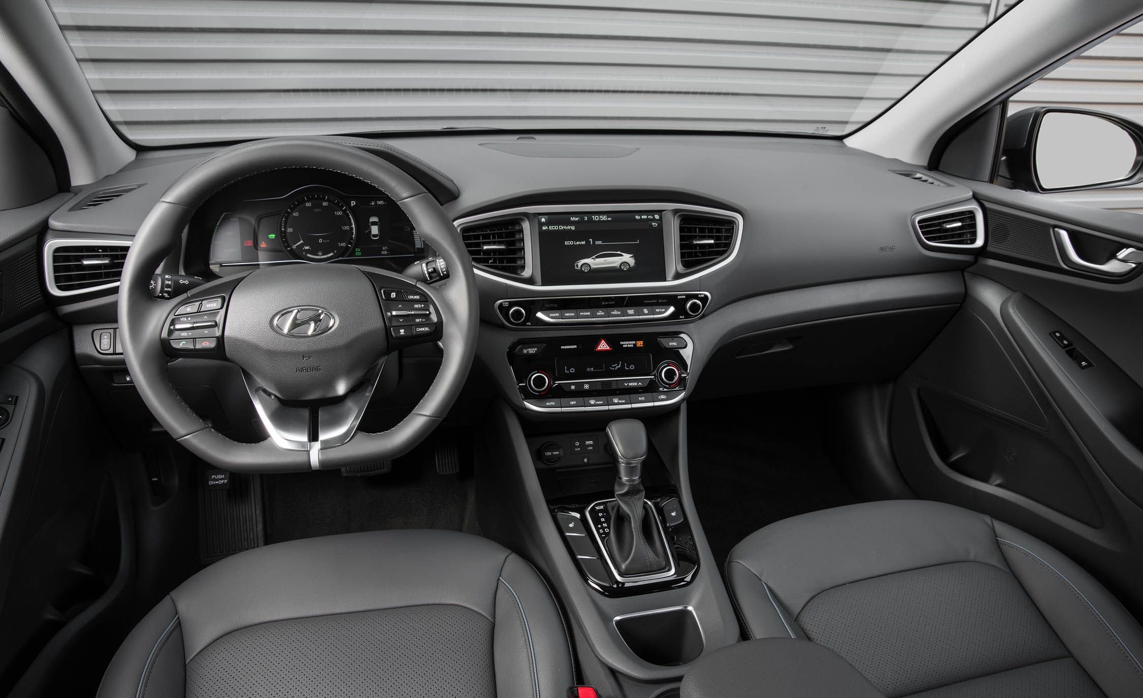 2017 Hyundai Ioniq Hybrid Interior Dashboard (View 16 of 67)