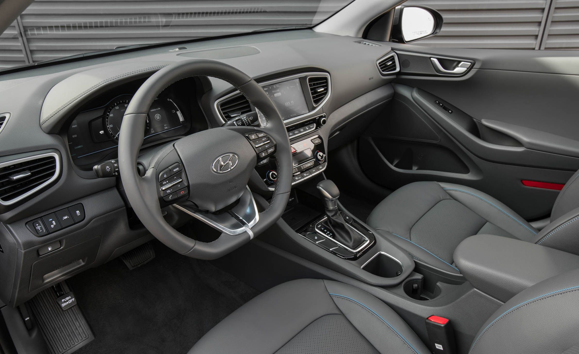 2017 Hyundai Ioniq Hybrid Interior Seats Front (View 17 of 67)