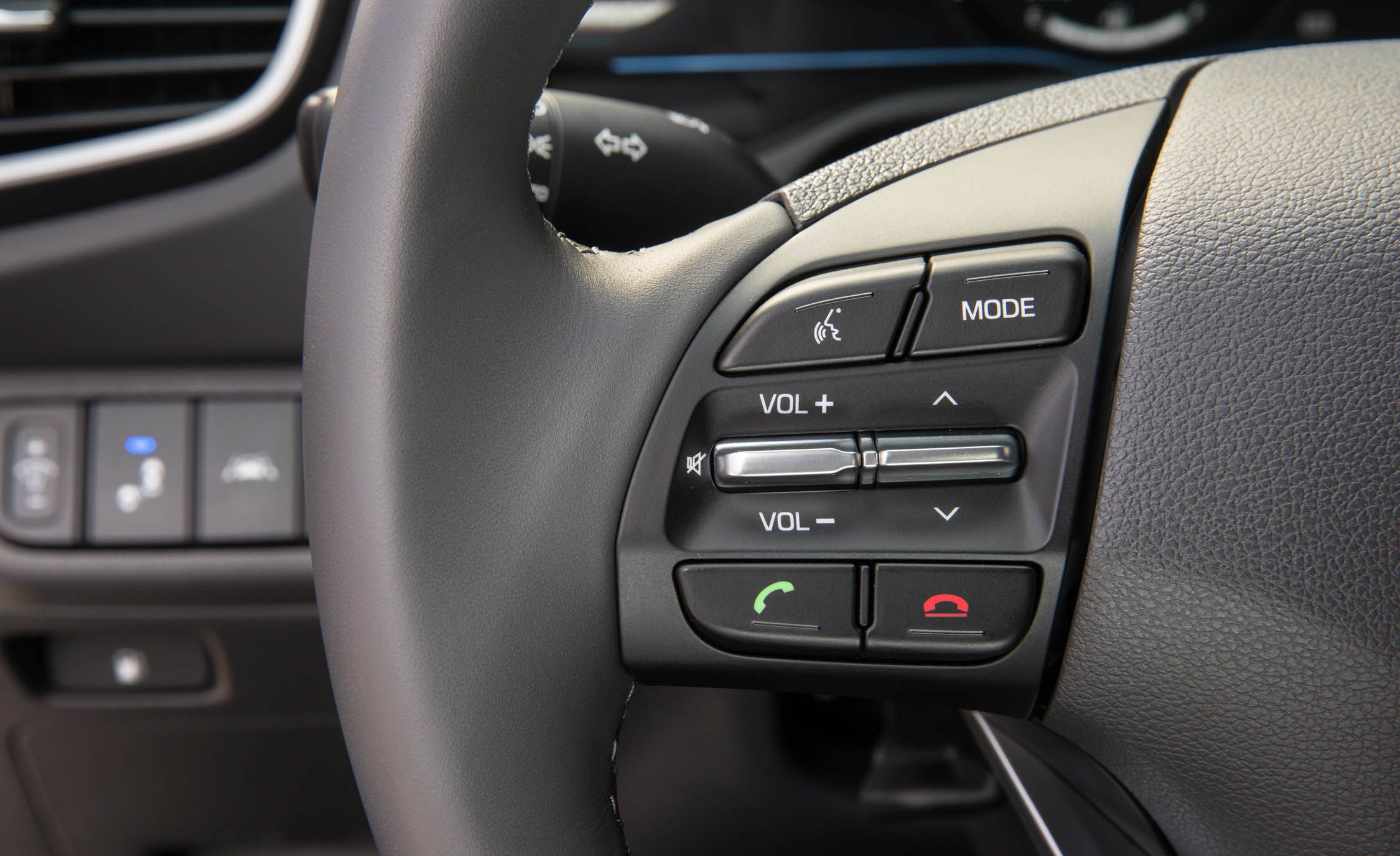 2017 Hyundai Ioniq Hybrid Interior View Steering Control (View 14 of 67)