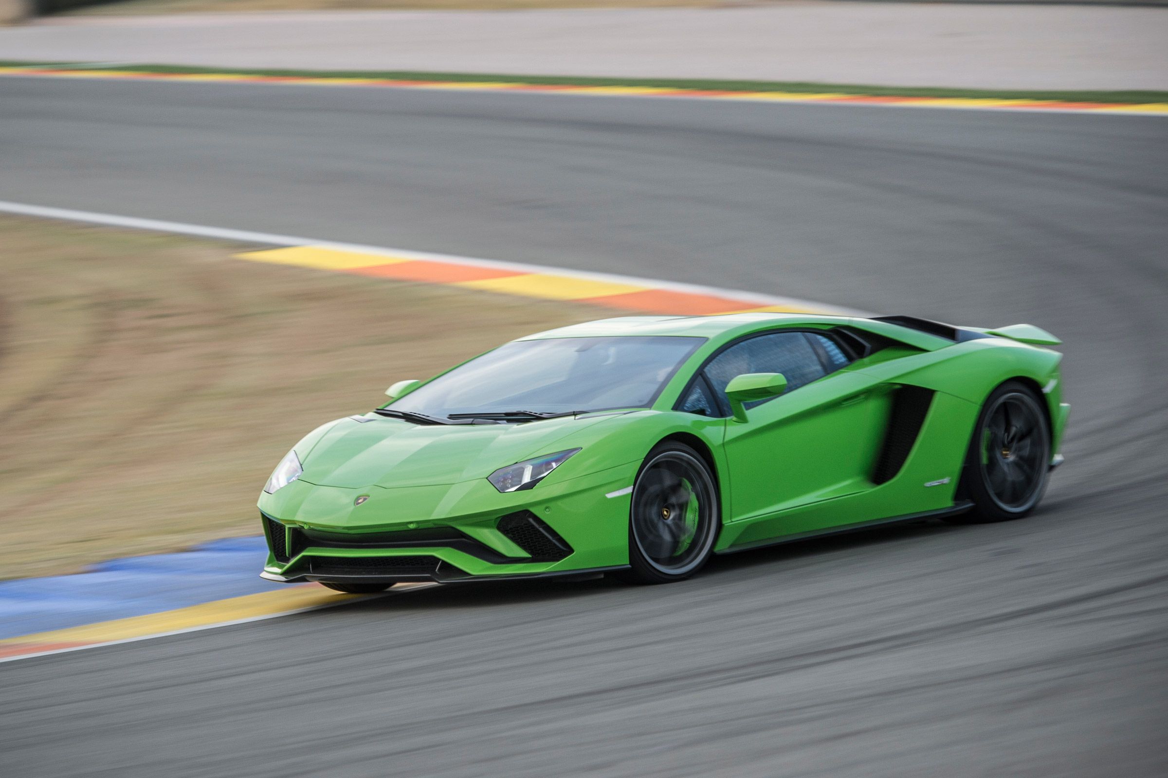 2017 Lamborghini Aventador S Performance Front And Side View (View 11 of 20)