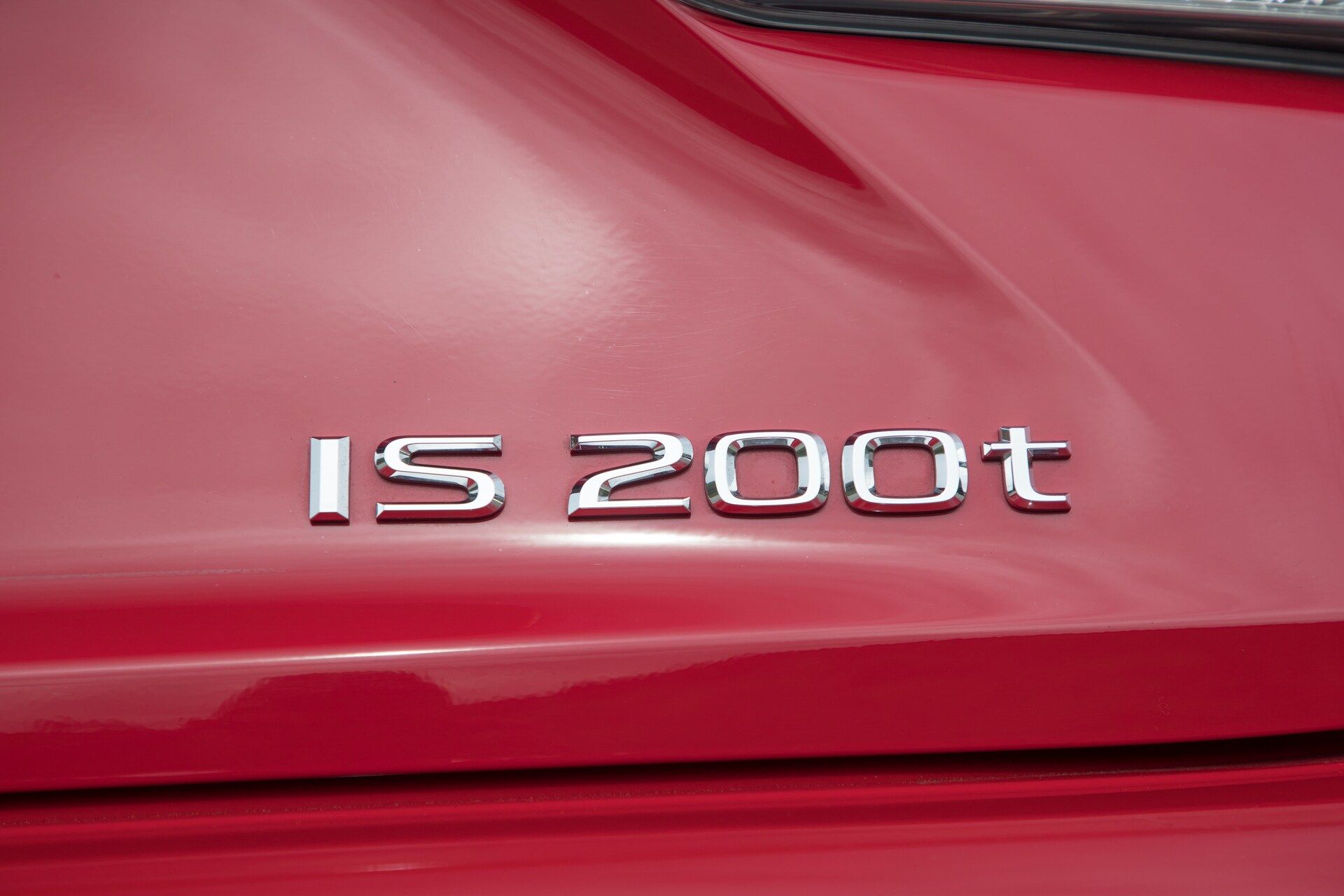 2017 Lexus Is 200t Badge 02 (Gallery 32 of 51)
