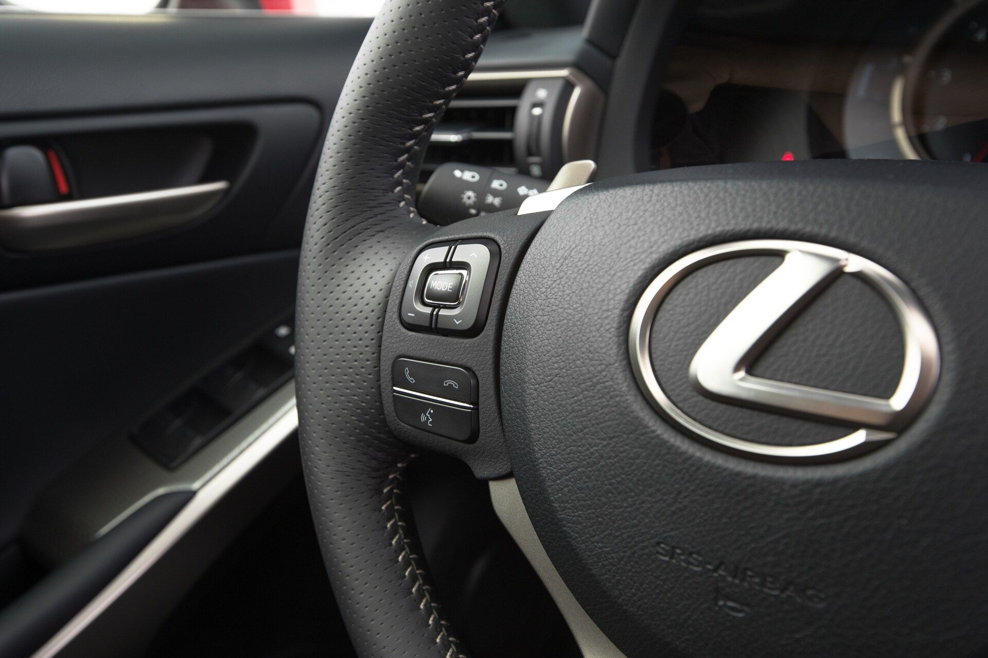 2017 Lexus Is 200t Steering Wheel Controls (Gallery 40 of 51)
