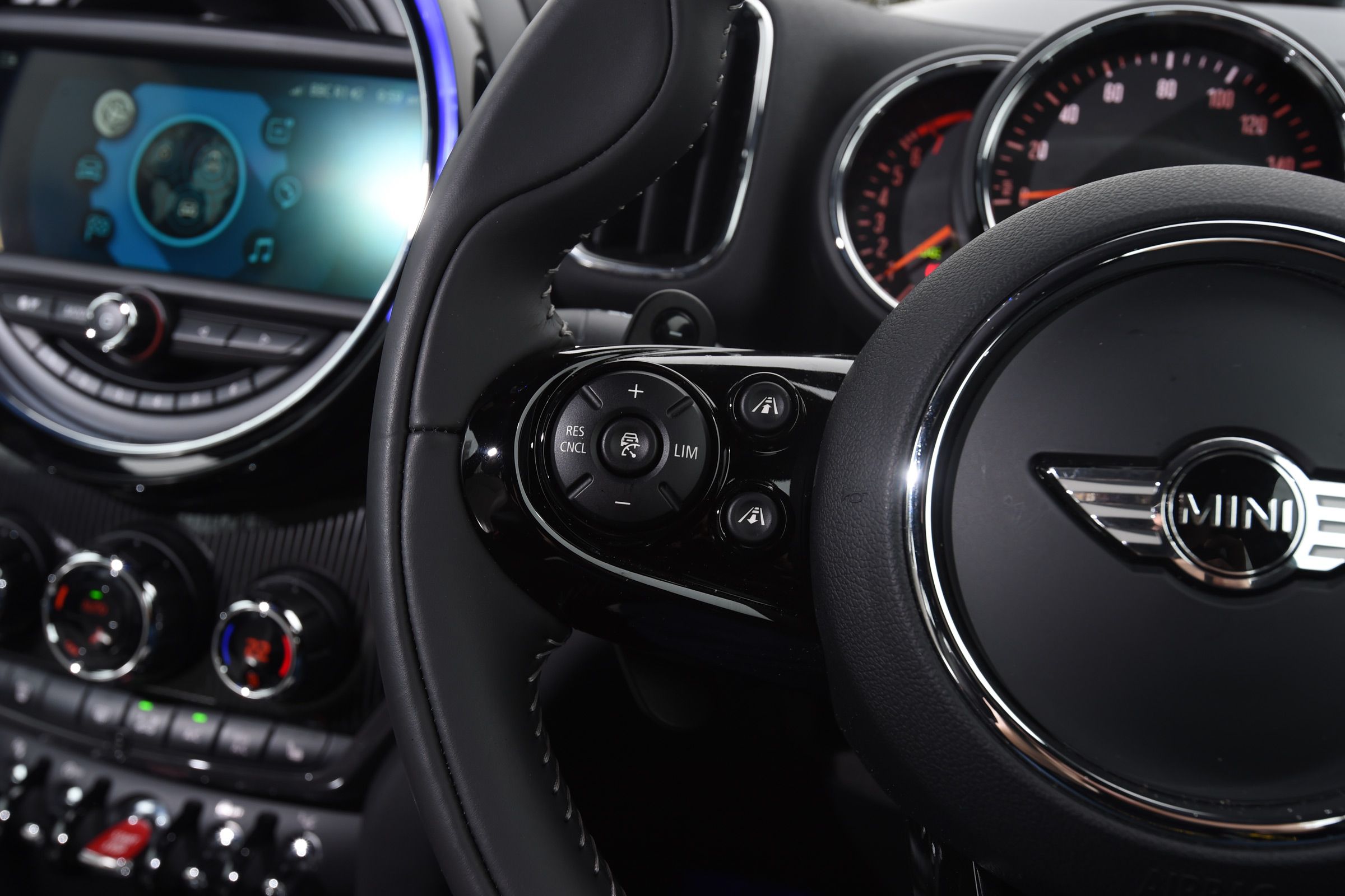 2017 MINI Countryman Interior View Steering Control (View 10 of 61)