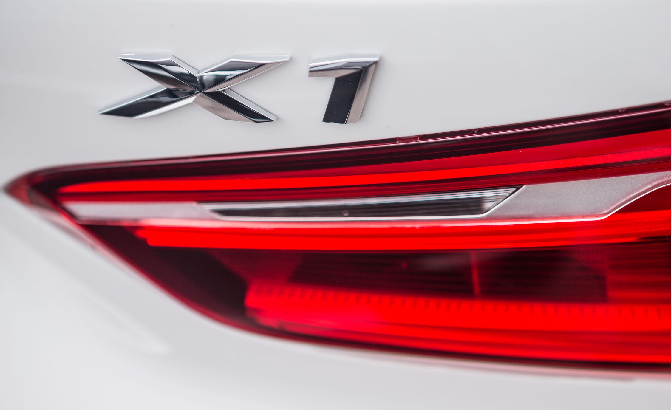 2016 BMW X1 Exterior White Metallic View Rear Badge (View 33 of 36)