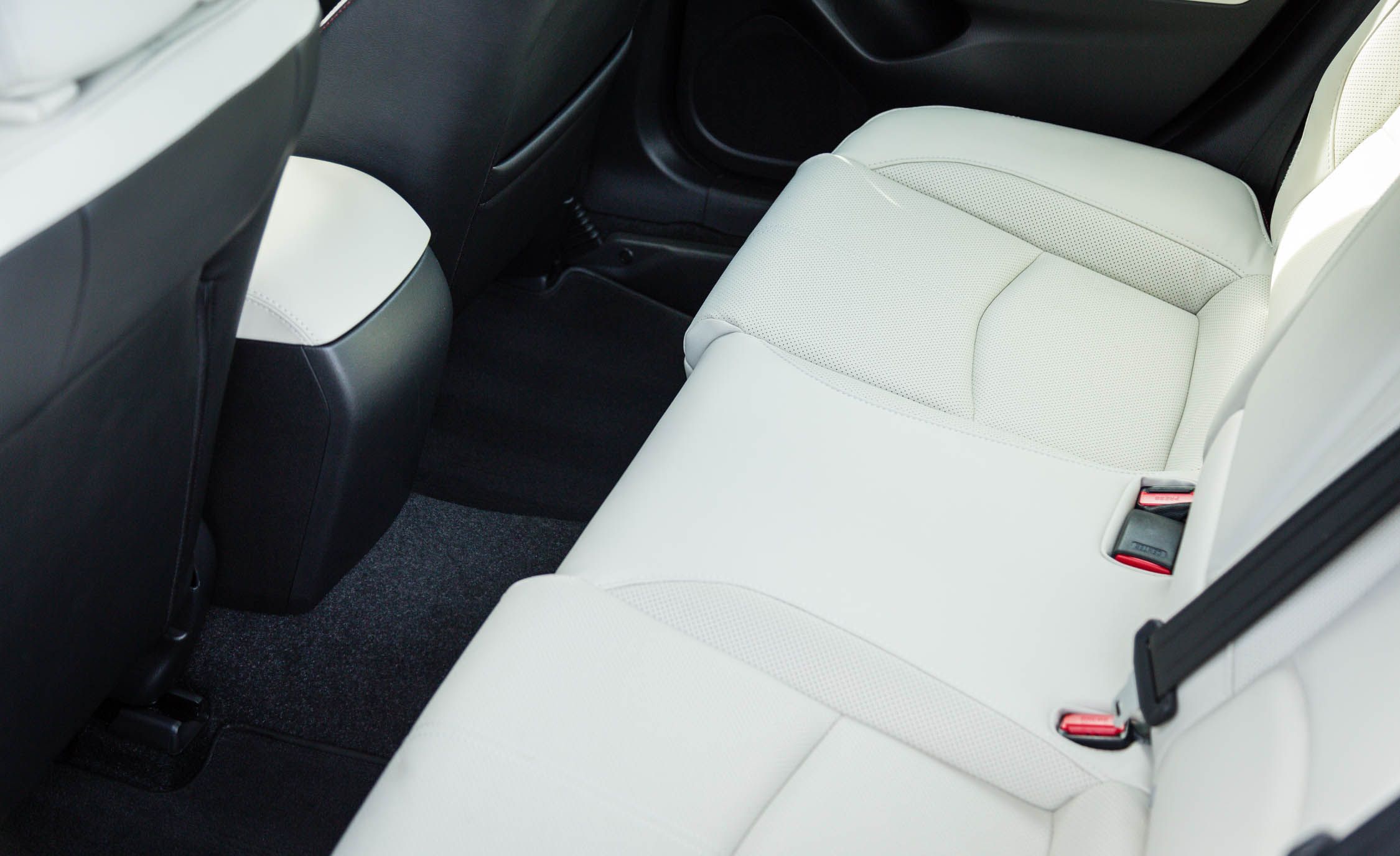 2017 Mazda 3 Grand Touring Sedan Interior Seats Rear Leg Room (View 30 of 51)