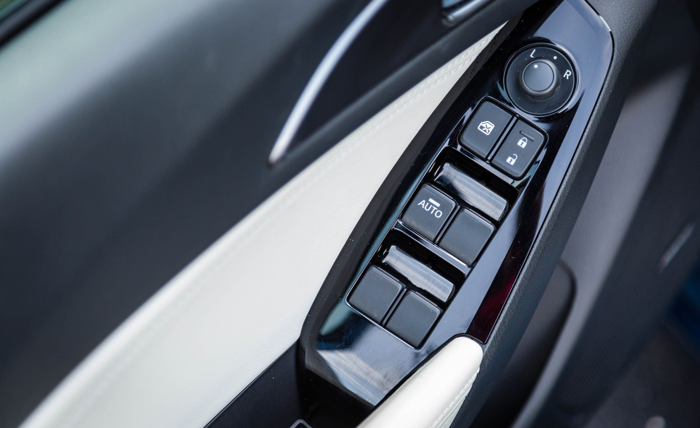 2017 Mazda 3 Grand Touring Sedan Interior View Door Instrument Driver (View 25 of 51)