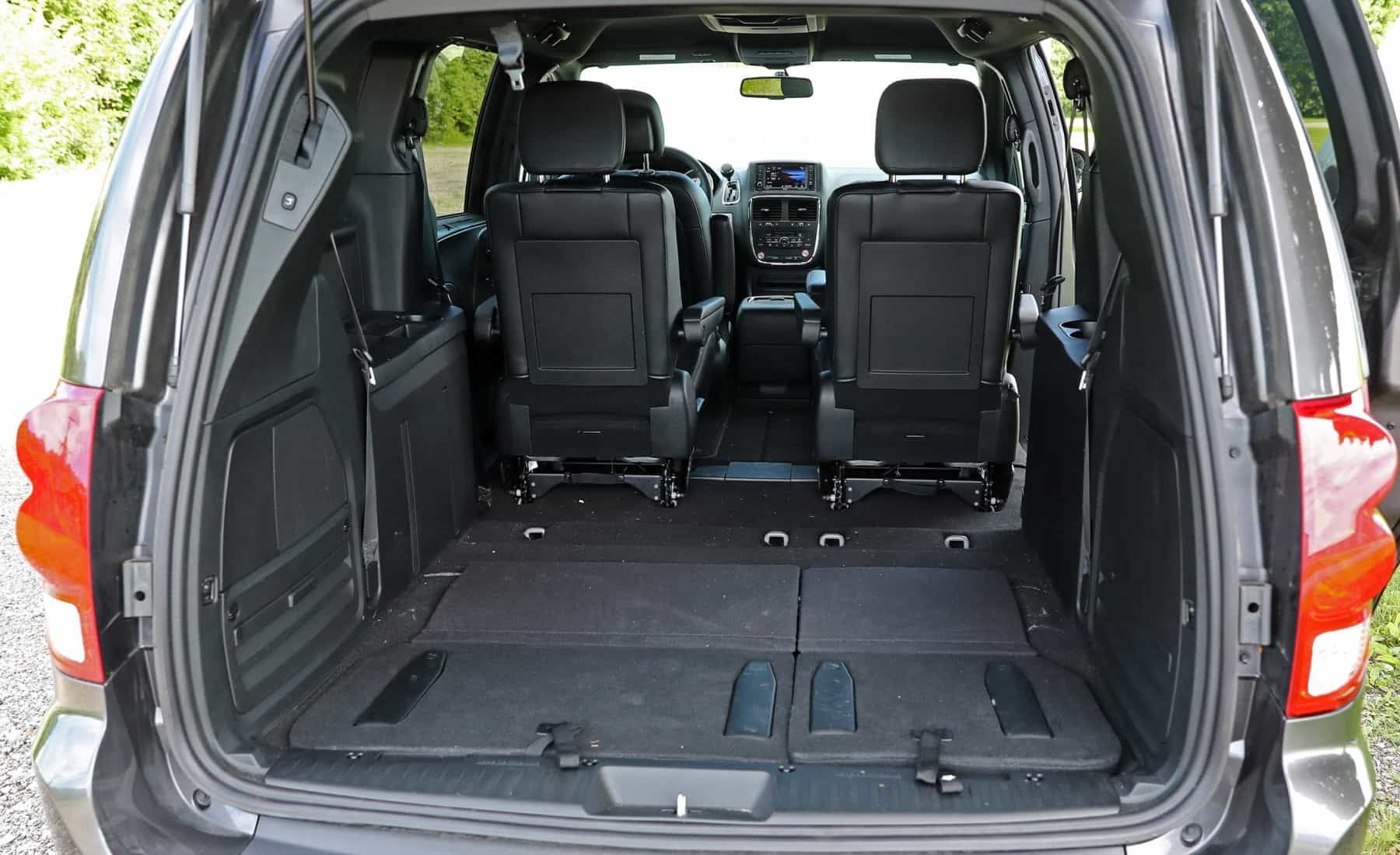 2017 Dodge Grand Caravan Interior View Cargo Seats Folded (View 24 of 47)