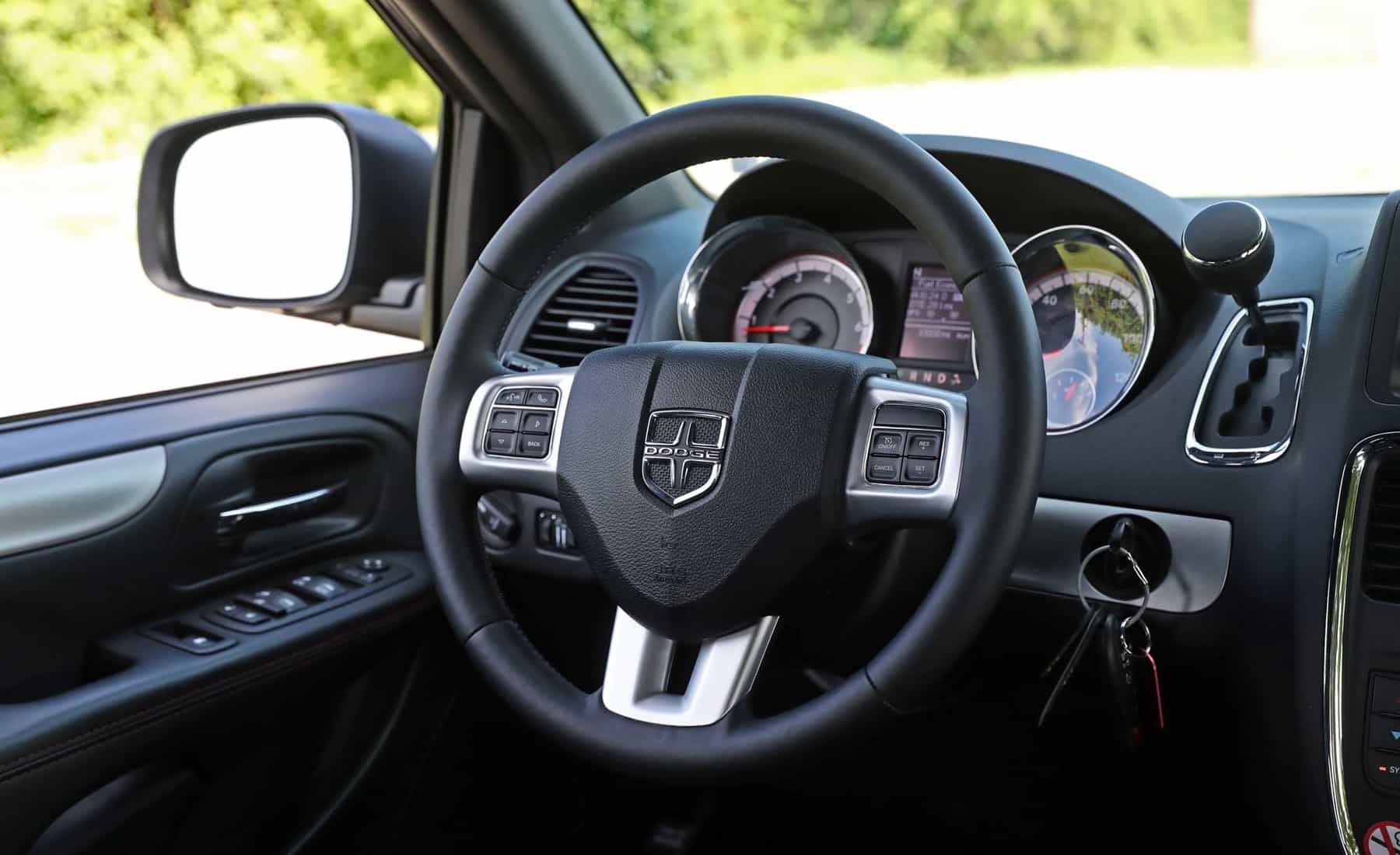 2017 Dodge Grand Caravan Interior View Steering (View 16 of 47)