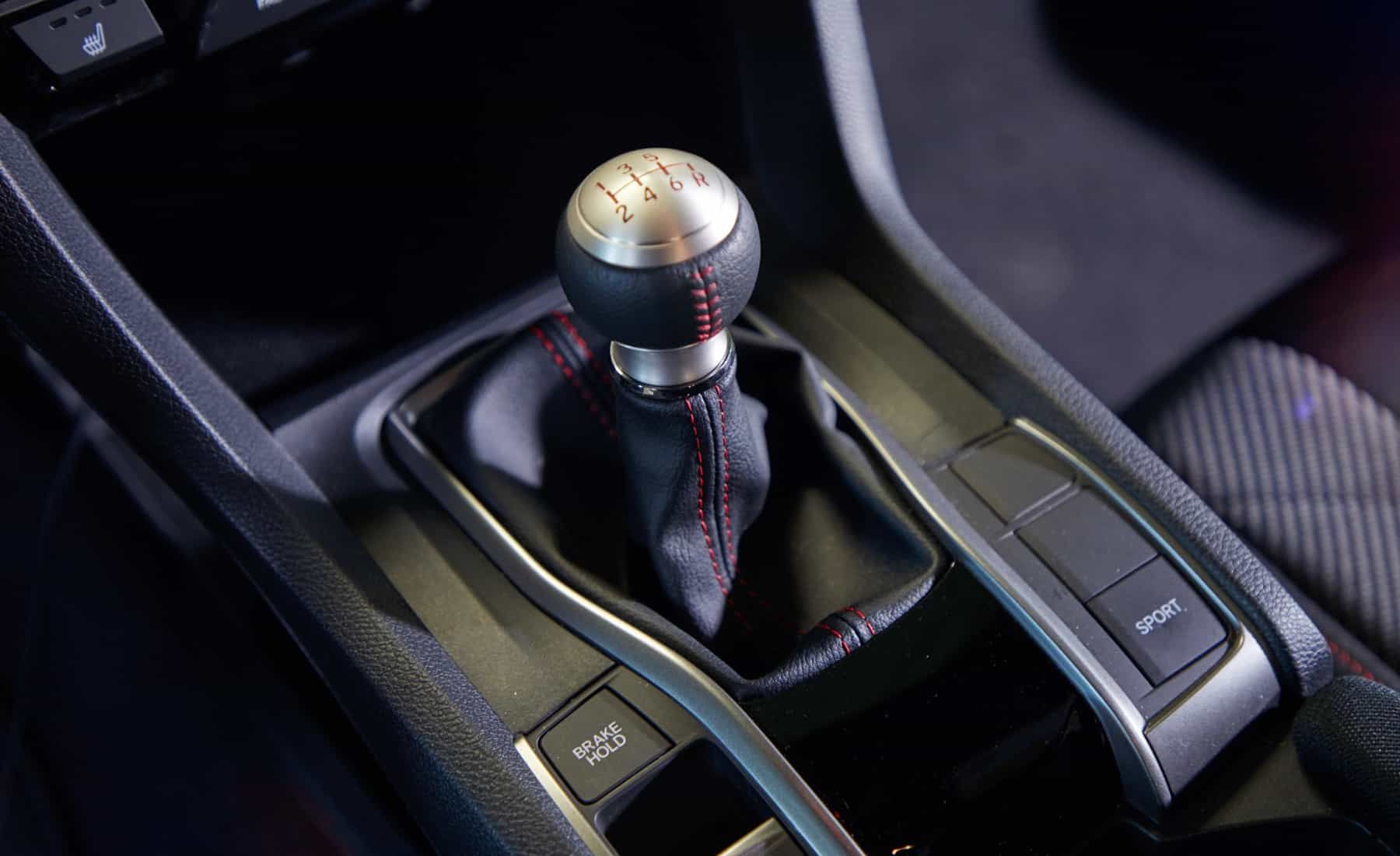 2017 Honda Civic Si Coupe Interior View Gear Shift Knob (View 8 of 19)
