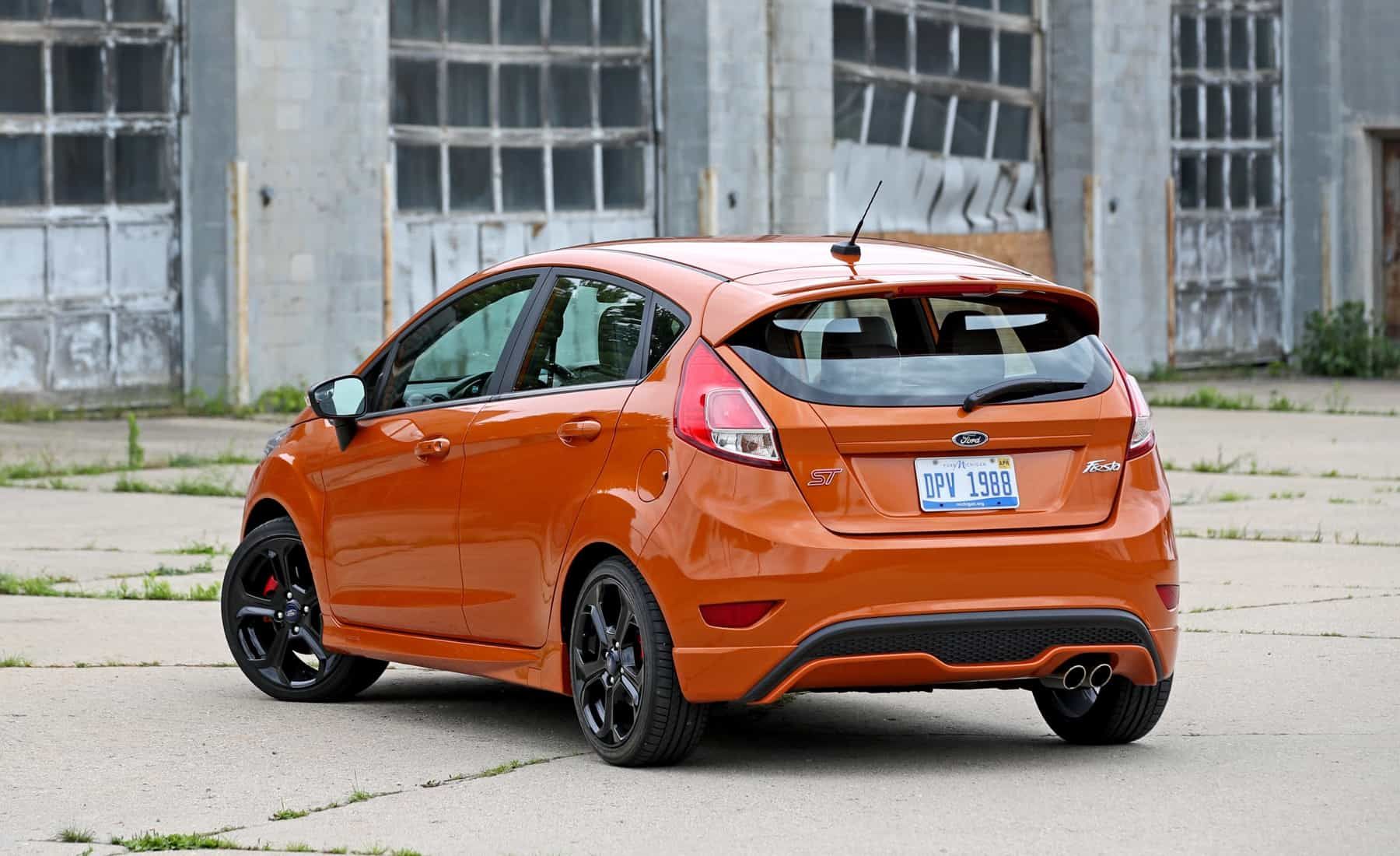 2017 Ford Fiesta ST Exterior Rear And Side (View 39 of 47)