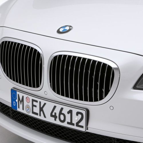 2010 BMW 760Li Review (Photo 3 of 25)