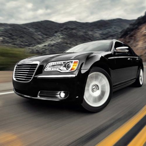 2011 Chrysler 300 Review (Photo 3 of 10)