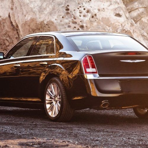 2011 Chrysler 300 Review (Photo 5 of 10)