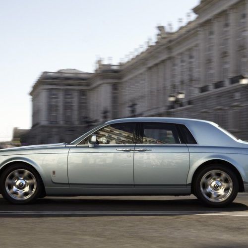 2011 Rolls-Royce 102EX Electric Review (Photo 6 of 10)