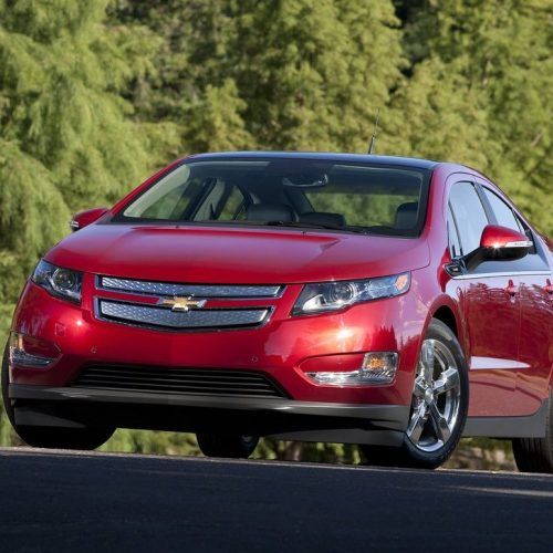 2012 Chevrolet Volt Review (Photo 2 of 31)