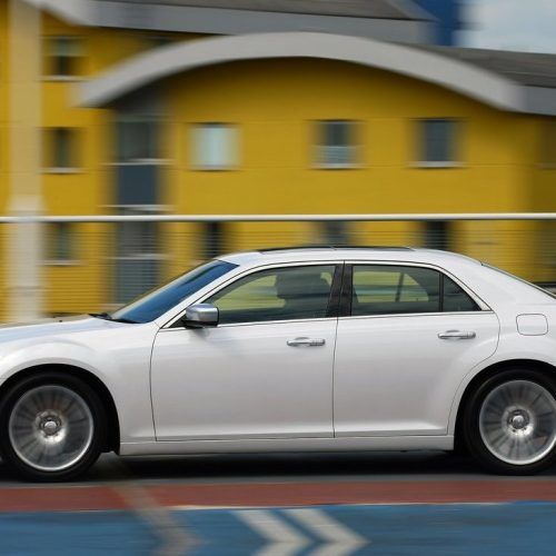 2012 Chrysler 300C Price Review (Photo 15 of 24)