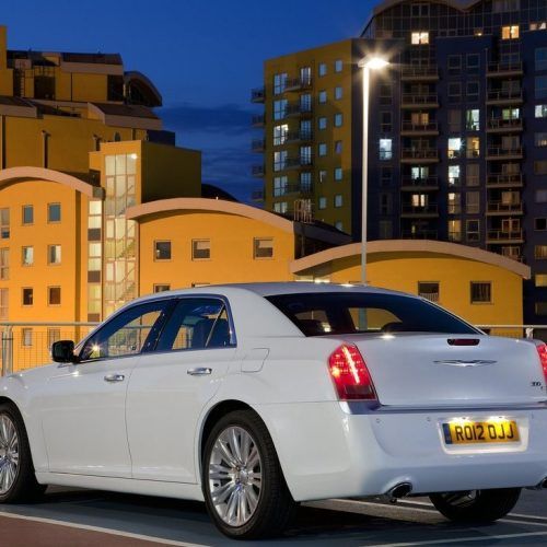2012 Chrysler 300C Price Review (Photo 17 of 24)