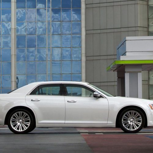 2012 Chrysler 300C Price Review (Photo 19 of 24)