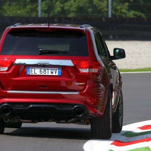 2012 Jeep Grand Cherokee SRT8 Review (Photo 14 of 21)