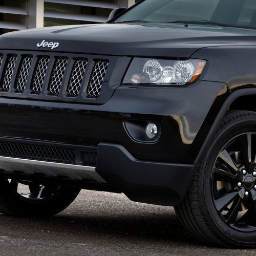 2012 Jeep Grand Cherokee Review (Photo 10 of 11)
