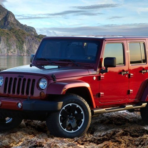 2012 Jeep Wrangler Unlimited Altitude Review (Photo 2 of 6)