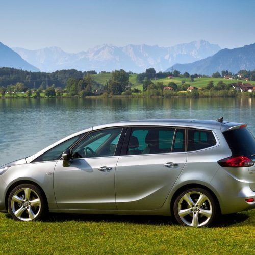 2012 Opel Zafira Tourer Futuristic and Dynamic Design Concept (Photo 9 of 11)