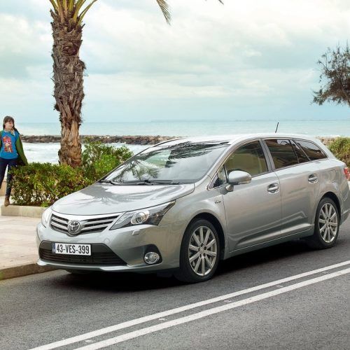 2012 Toyota Avensis Review (Photo 11 of 11)