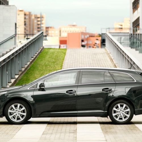 2012 Toyota Avensis Review (Photo 8 of 11)
