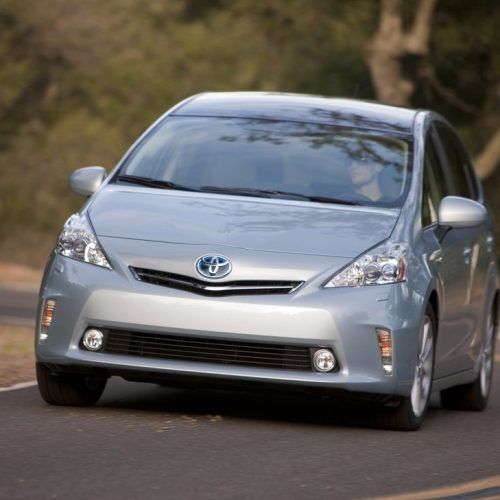 2012 Toyota Prius V Review (Photo 9 of 25)