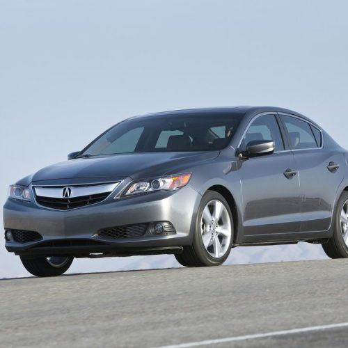 2013 Acura ILX Review (Photo 8 of 23)