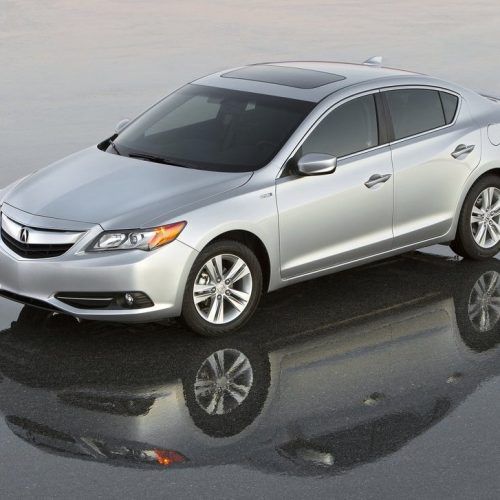 2013 Acura ILX Review (Photo 9 of 23)