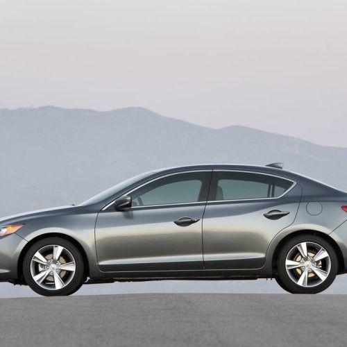 2013 Acura ILX Review (Photo 20 of 23)