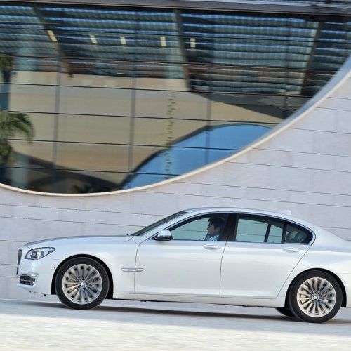 2013 BMW 7-Series Review (Photo 16 of 18)