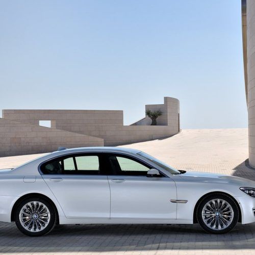 2013 BMW 7-Series Review (Photo 3 of 18)