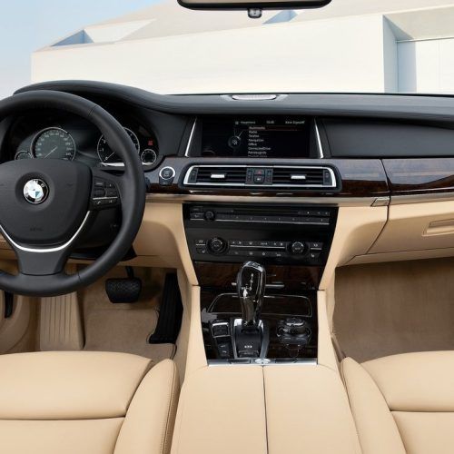 2013 BMW 750Li Price Review (Photo 2 of 18)