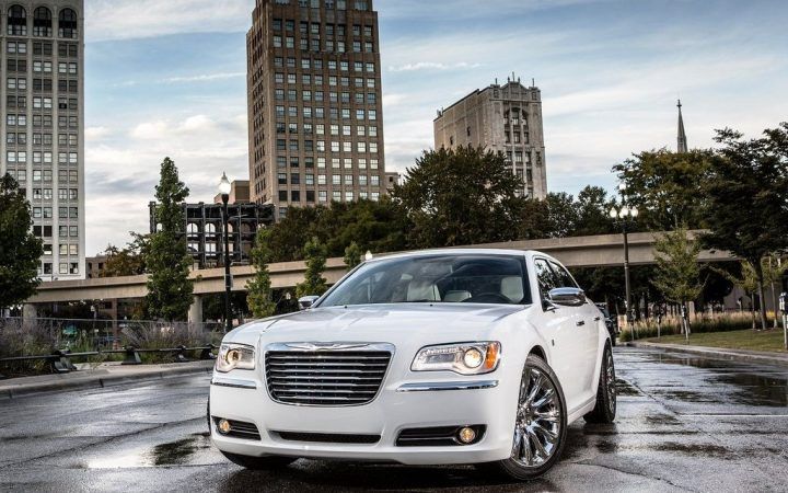 2013 Chrysler 300 Motown Edition Review