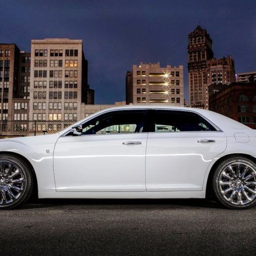 2013 Chrysler 300 Motown Edition Review (Photo 6 of 7)