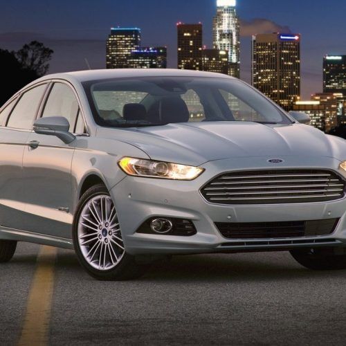 2013 Ford Fusion Hybrid Car Review (Photo 8 of 8)