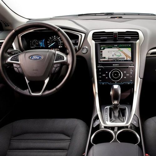2013 Ford Fusion Hybrid Car Review (Photo 3 of 8)